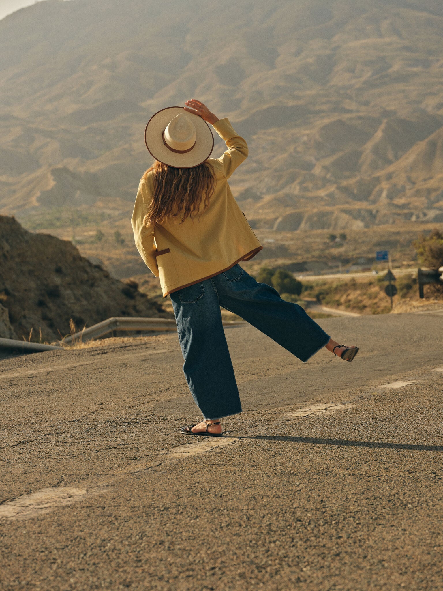 Modelshot / Medium Washed Blue / Detail